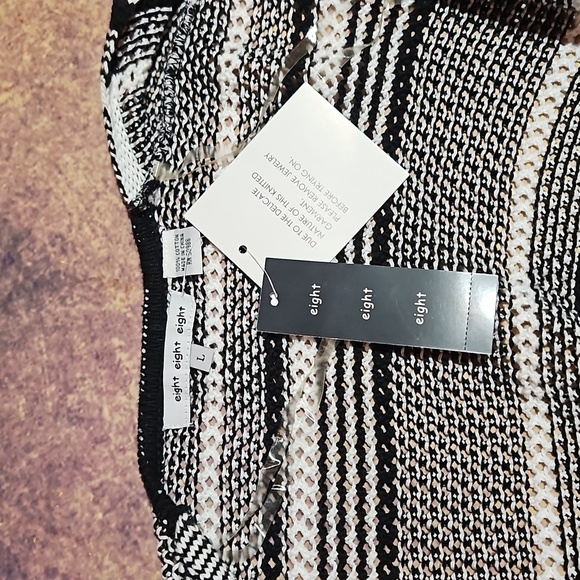 Eight Eight | Black and White Cotton Oversized Shrug Poncho - Picture 6 of 9